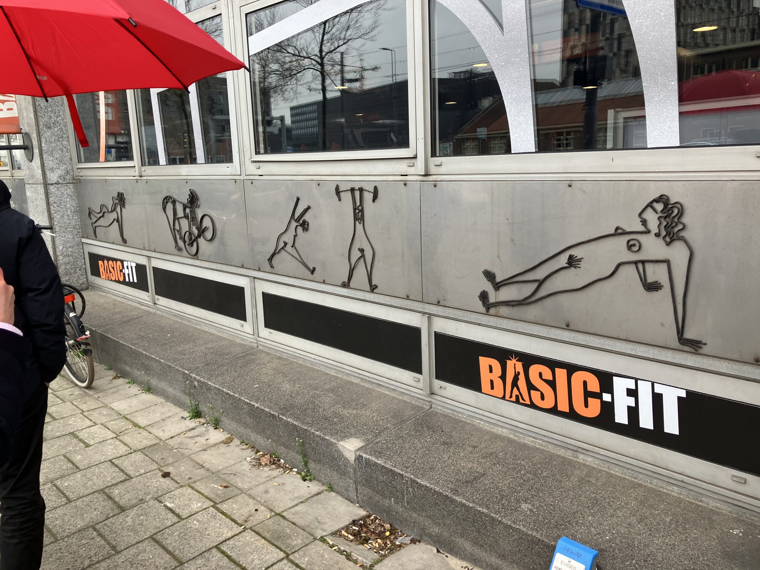 Naaktsculptuur bij Basicfit