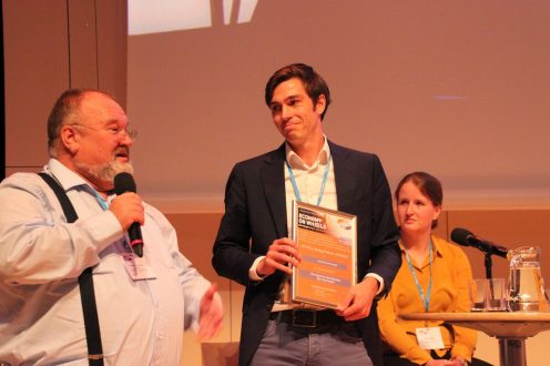 Ewoud Moolenburgh met zijn award