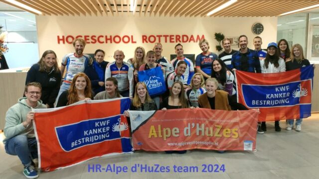 teamfoto van het Alpe d'HuZes team