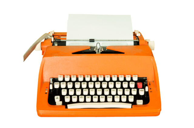 oranje vintage typemachine